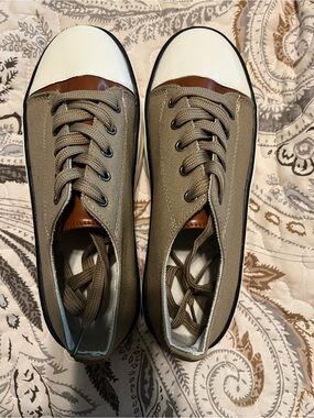 Platform Canvas Sneakers | Taupe & White | Women’s US 7 / EU 38